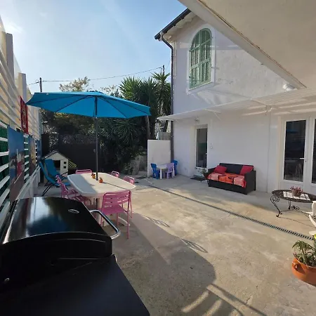 Maison à Et Sa Terrasse Exposée Sud * Nizza